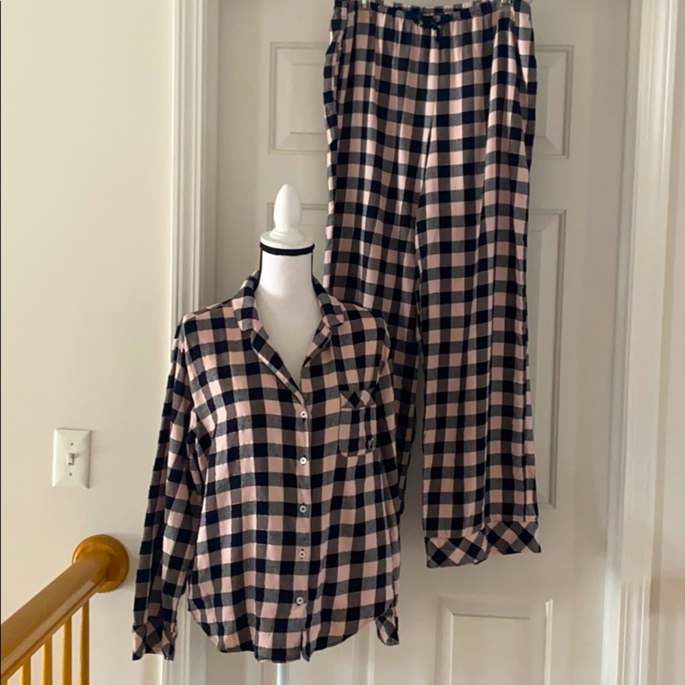02:09  VICTORIA'S SECRET Shimmer Flannel PJ Set